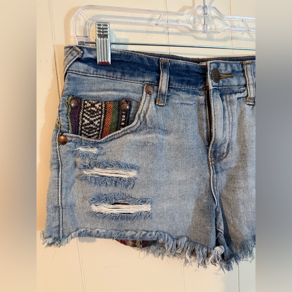 Free People Tribal Denim Cutoff Shorts Size 26 - Picture 4 of 10
